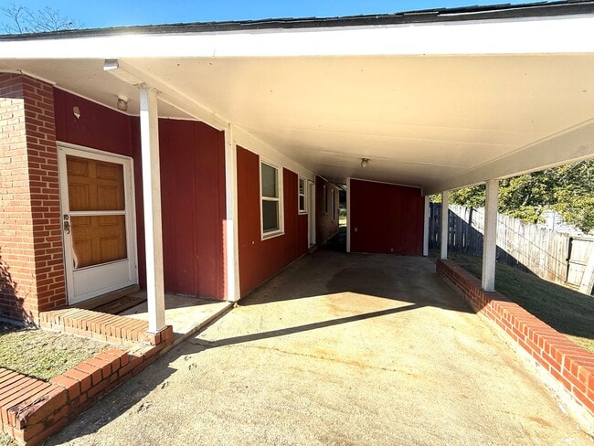 302 Nottingham Rd in Montgomery, AL - Building Photo - Building Photo