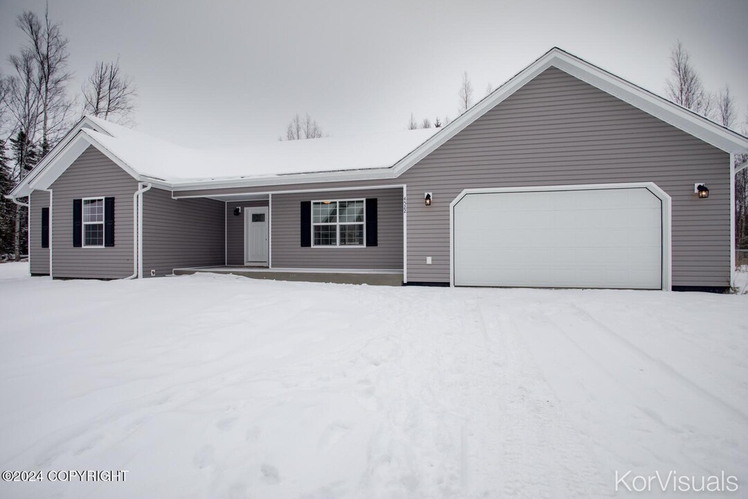 4522 W Fraser Dr in Wasilla, AK - Building Photo