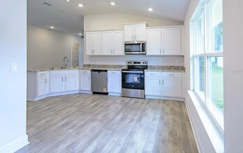 88 Rae Dr in Palm Coast, FL - Building Photo - Building Photo