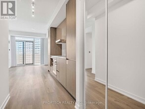 28 Interchange Wy in Vaughan, ON - Building Photo - Building Photo