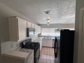 9210 Goodmeadow Dr in Houston, TX - Building Photo - Building Photo