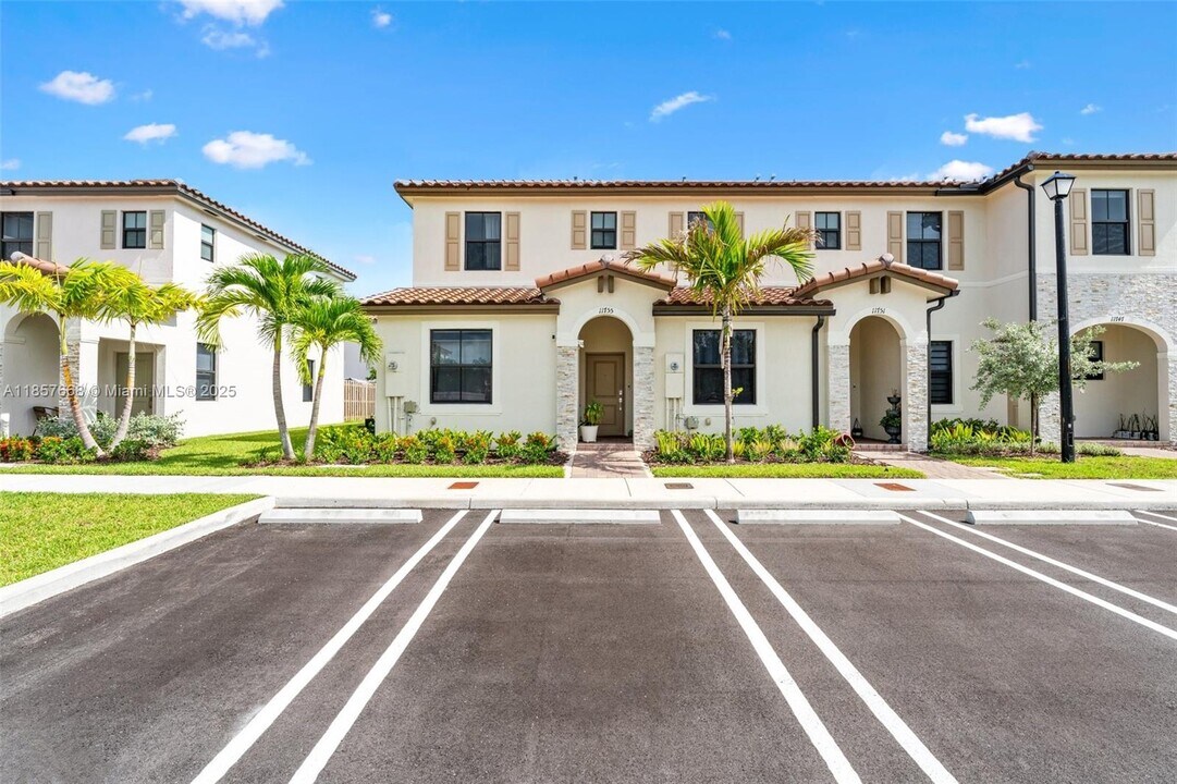 11755 SW 246 Terrace in Homestead, FL - Foto de edificio