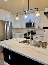 1213 Hawley Ln in Dallas, TX - Building Photo - Building Photo