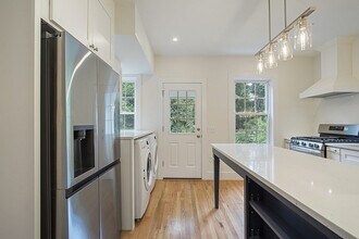 21 Bedford Ct in Concord, MA - Building Photo - Building Photo