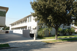 913 Mariposa St Apartments