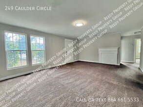 249 Caulder Cir in Spartanburg, SC - Foto de edificio - Building Photo
