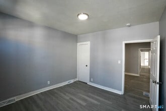 156 Poplar St in New Haven, CT - Building Photo - Building Photo