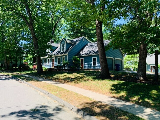61 Osprey Cir in South Windsor, CT - Building Photo - Building Photo
