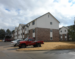 707-709 Golden Gate Cir in Papillion, NE - Foto de edificio - Building Photo