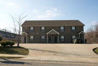 1221 Ash Ridge Dr in Clarksville, TN - Foto de edificio - Building Photo