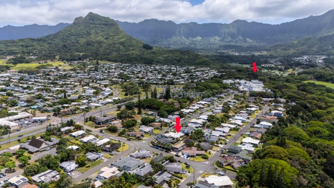 692 Uluoa St