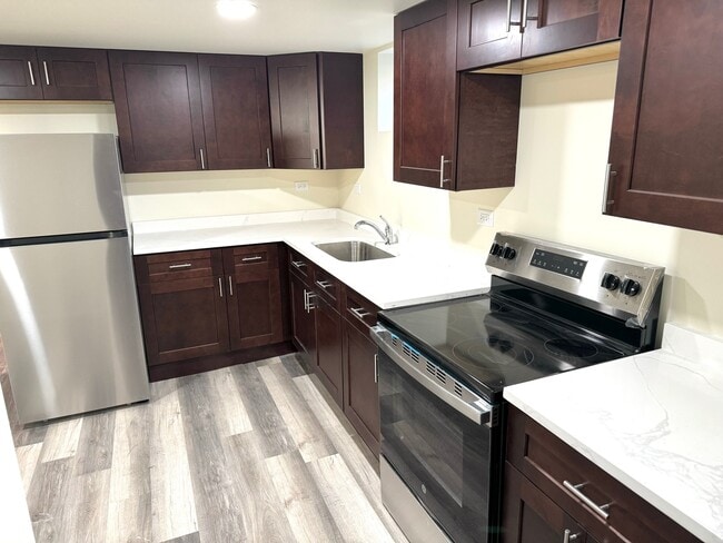 10350 Milford St in Westchester, IL - Building Photo - Building Photo