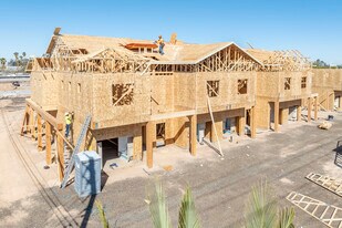 Canyon Townhomes in Phoenix, AZ - Building Photo