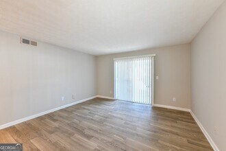 1000 Belmont Park Dr SE in Smyrna, GA - Building Photo - Building Photo