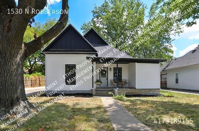 property at 1530 N Robberson Ave
