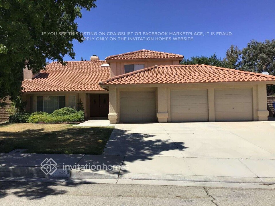 41231 Crispi Ln in Palmdale, CA - Building Photo