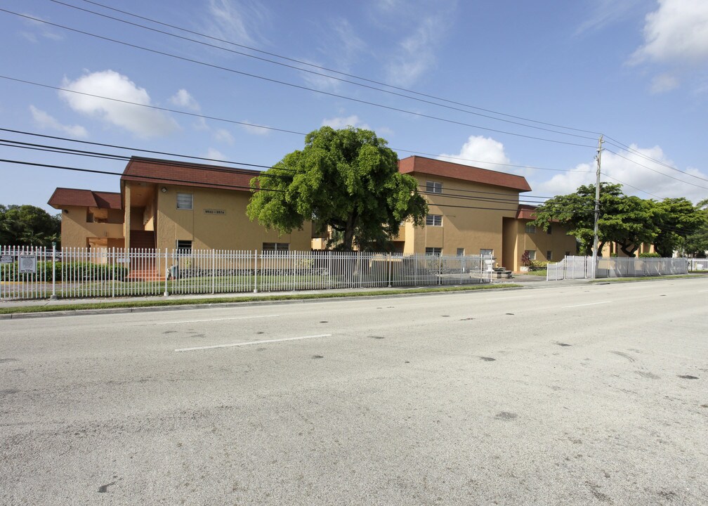 Puerta Del Sol in Miami, FL - Building Photo