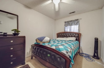 1216 Bringle Ferry Rd, Unit 1216 bringle ferry rd in Salisbury, NC - Foto de edificio - Building Photo