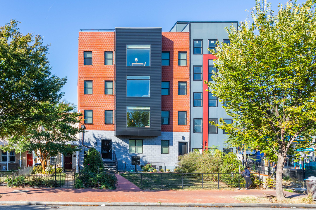 1724 New Jersey Ave NW in Washington, DC - Building Photo