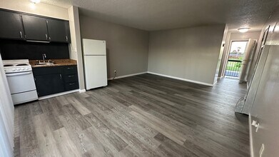 Heritage Apartments in Vacaville, CA - Building Photo - Building Photo