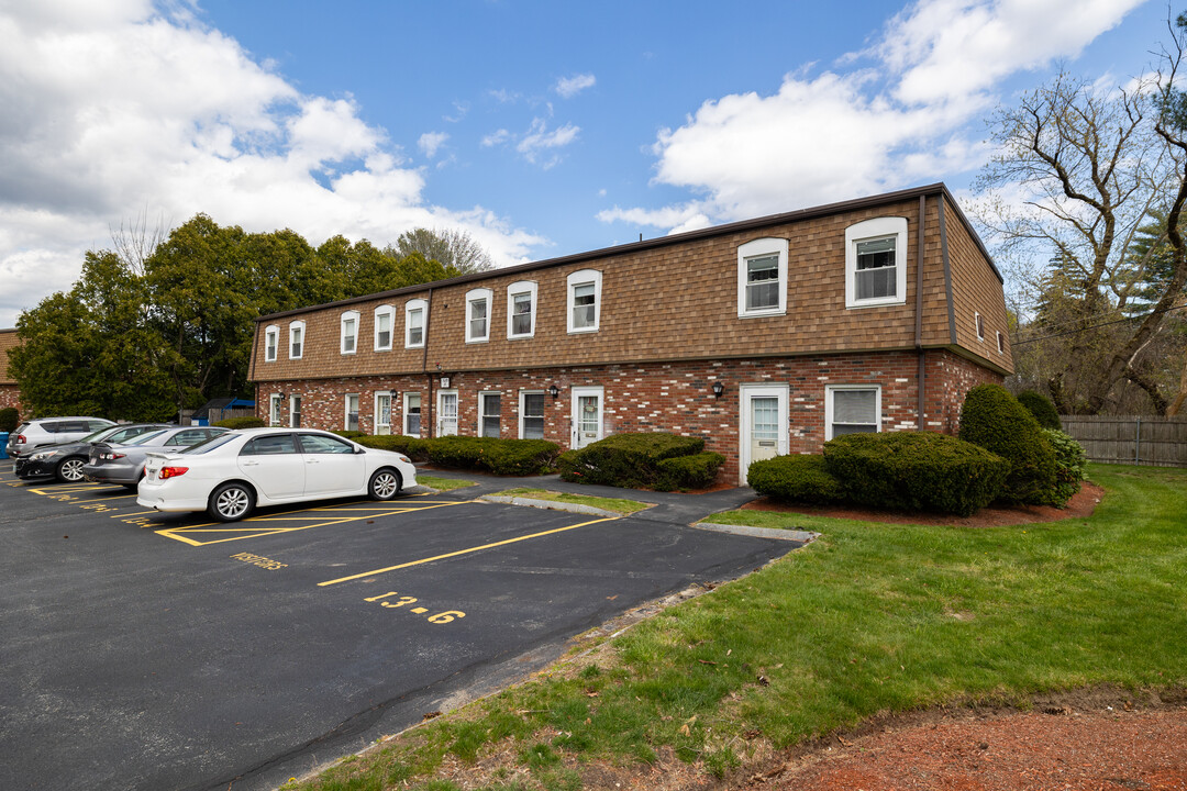 Coventry Gardens in Dracut, MA - Building Photo