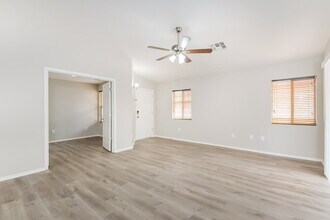 581 W Calle Cajeta in Sahuarita, AZ - Foto de edificio - Building Photo