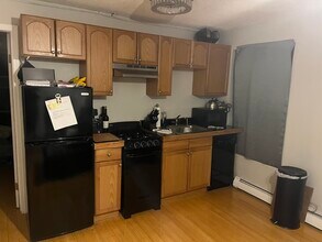 28 Fleet St, Unit 12A in Boston, MA - Foto de edificio - Building Photo