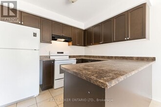 46 Lathbury St in Brampton, ON - Building Photo - Building Photo