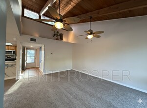 6019 Windhover Dr in Orlando, FL - Building Photo - Building Photo