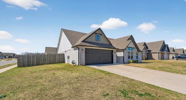 property at 4018 S 14th Pl