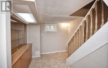 25 Rockport Crescent in Richmond Hill, ON - Building Photo - Building Photo