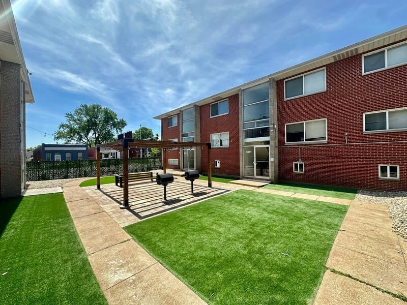 6265 Gravois Ave in St. Louis, MO - Building Photo