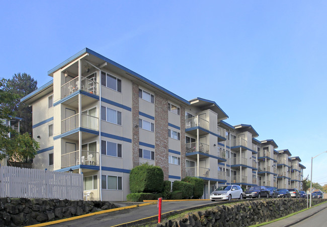 Terrace Apartments in Tukwila, WA - Building Photo - Building Photo