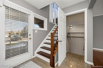 556 Bloomfield Ct in Birmingham, MI - Building Photo - Building Photo