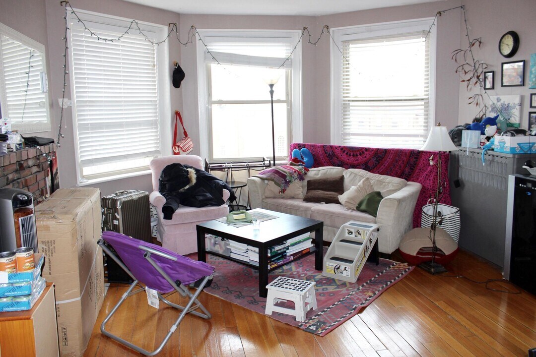 9 Keswick St, Unit 51 in Boston, MA - Building Photo