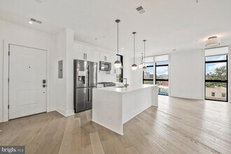 1402 H St NE in Washington, DC - Building Photo - Building Photo