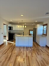 875 W Oak St in Zionsville, IN - Foto de edificio - Building Photo