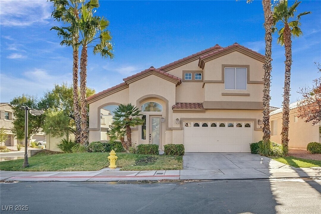 385 Blackstone River Ave in Las Vegas, NV - Building Photo