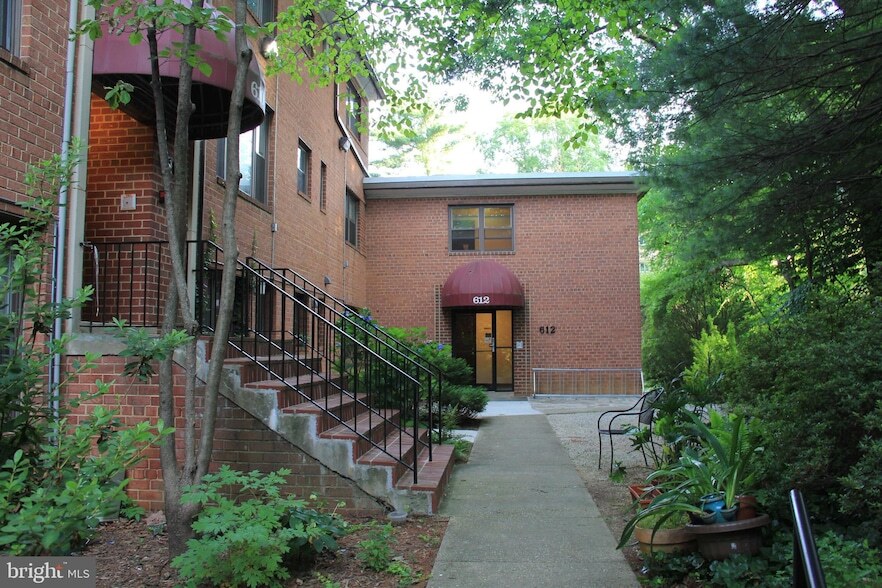 610 Kennebec Ave, Unit B2 in Takoma Park, MD - Building Photo