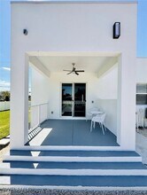 2479 Shadowlawn Dr in Naples, FL - Building Photo - Building Photo