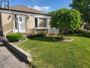 412 Mountainview Dr in Milton, ON - Building Photo - Building Photo