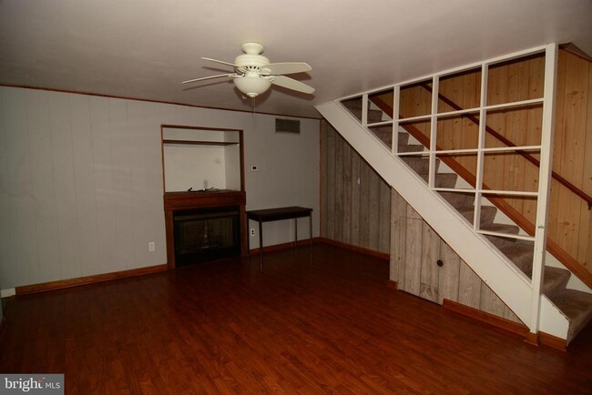 10647 Maple St in Fairfax, VA - Building Photo - Building Photo