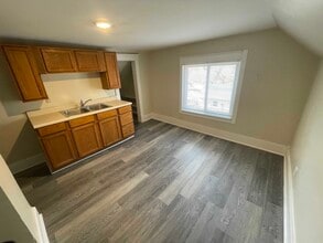 1467 Division St in Muskegon, MI - Building Photo - Building Photo