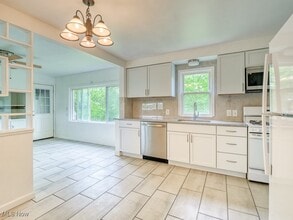 18447 Pearl Rd in Strongsville, OH - Building Photo - Building Photo