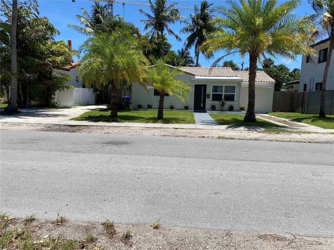 property at 1826 Thomas St
