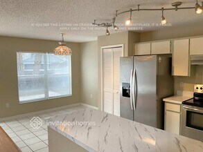 8558 Manassas Rd in Tampa, FL - Foto de edificio - Building Photo