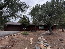 152 N Equestrian Way in Prescott, AZ - Building Photo