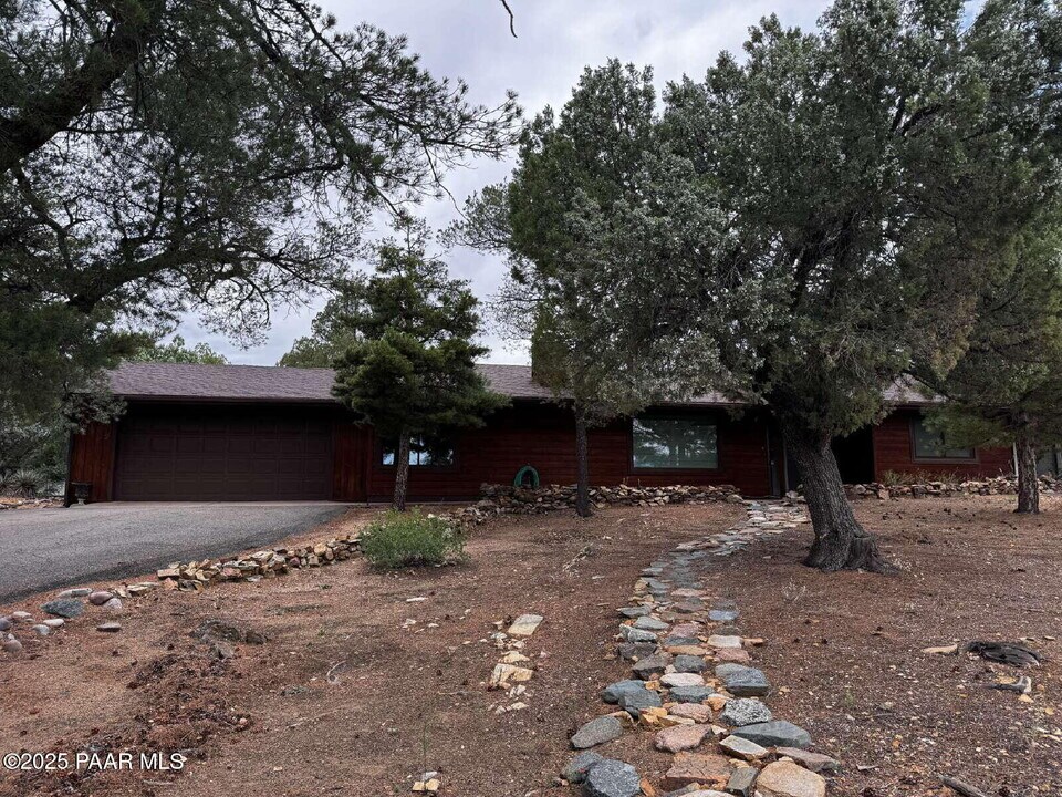 152 N Equestrian Way in Prescott, AZ - Building Photo