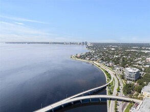 345 Bayshore Blvd in Tampa, FL - Foto de edificio - Building Photo