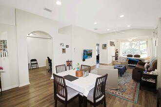 251 Vista Del Lago Way in Venice, FL - Foto de edificio - Building Photo